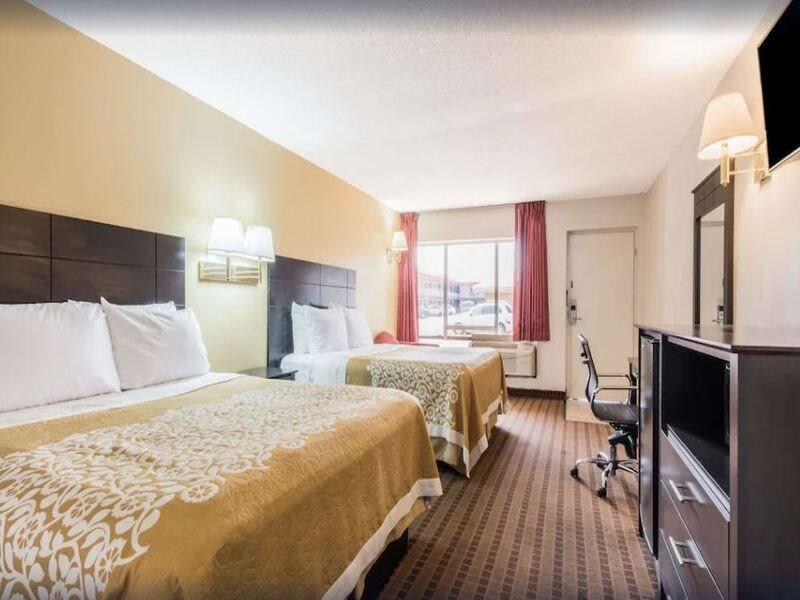 Days Inn South Форт Уорт Екстериор снимка