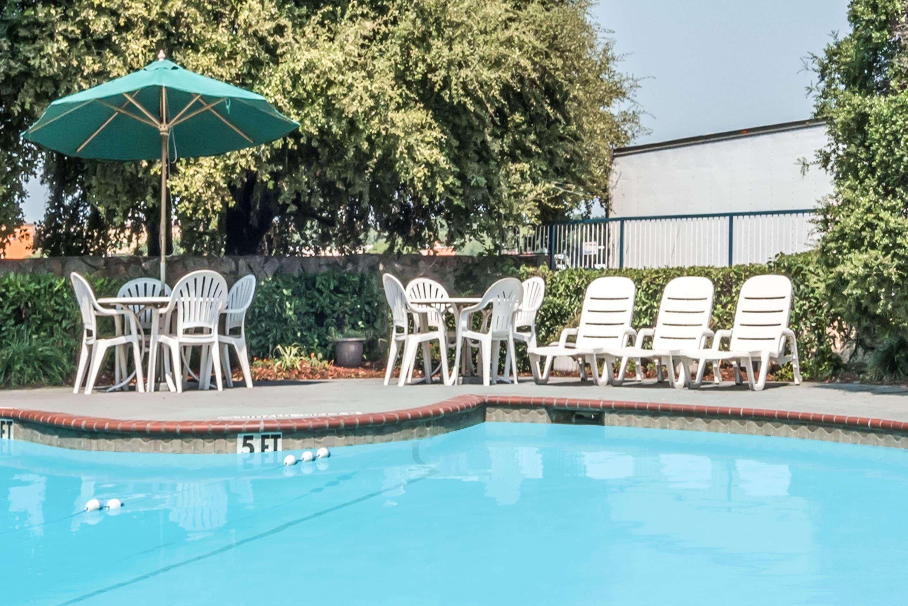 Days Inn South Форт Уорт Екстериор снимка