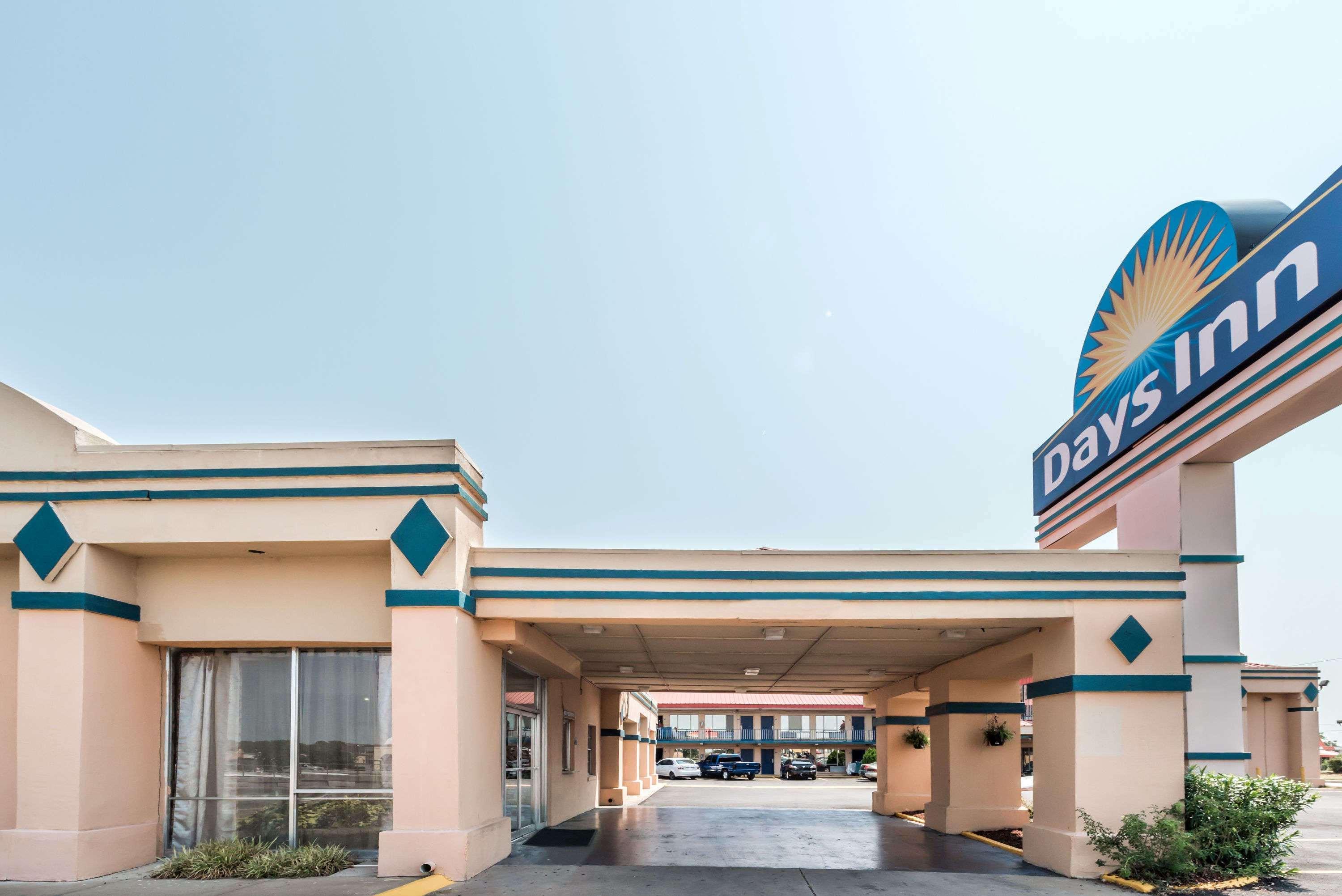 Days Inn South Форт Уорт Екстериор снимка
